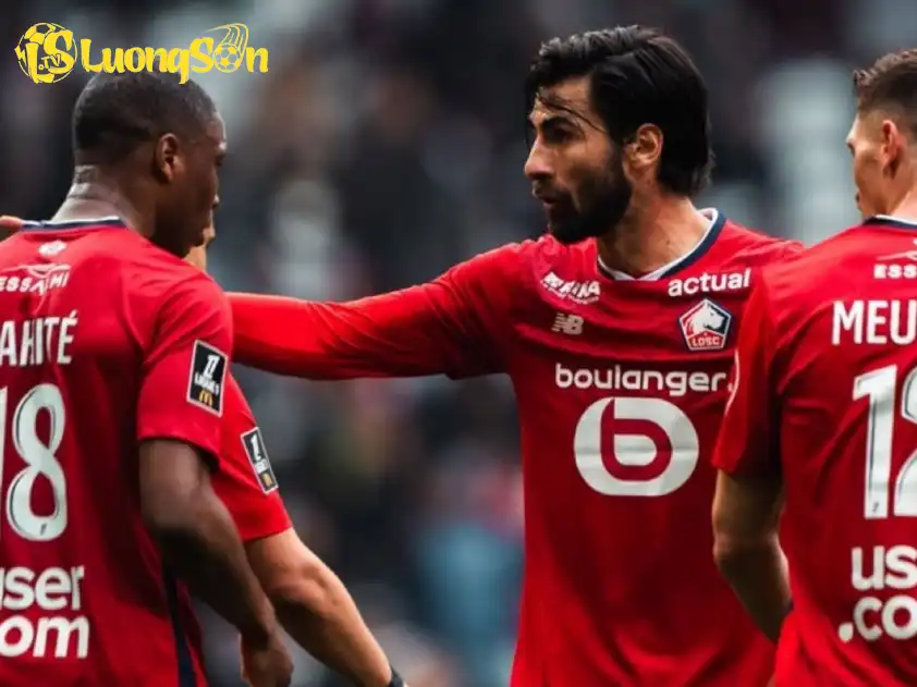 Khoảng cách giữa Lille và Angers lúc này đang là 7 điểm